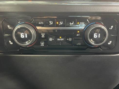 Used 2024 Chevrolet Silverado 1500 LT image 23