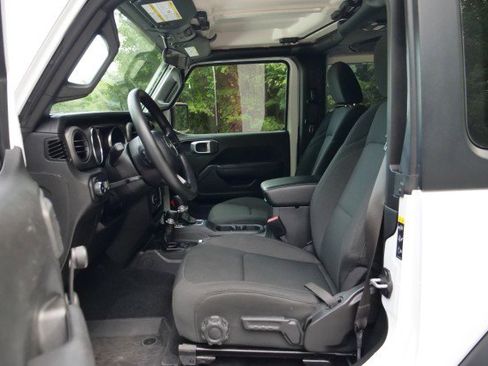 Used 2022 Jeep Wrangler Sport image 22