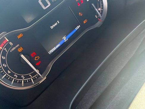 Used 2016 Honda Pilot Elite image 2