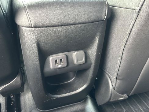 Used 2022 Chevrolet Colorado ZR2 AWD/4WD image 14