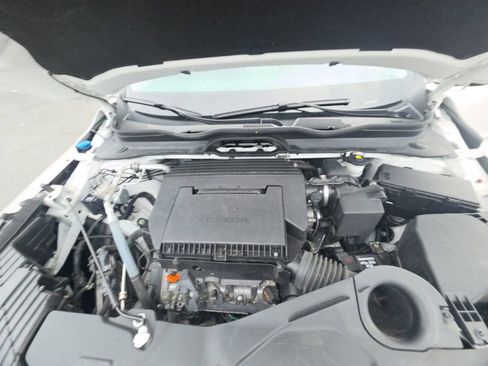 Used 2025 Honda Pilot Touring image 12