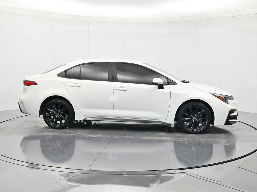 Used 2023 Toyota Corolla SE FWD image 4