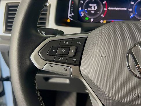 Used 2023 Volkswagen Atlas SE image 16