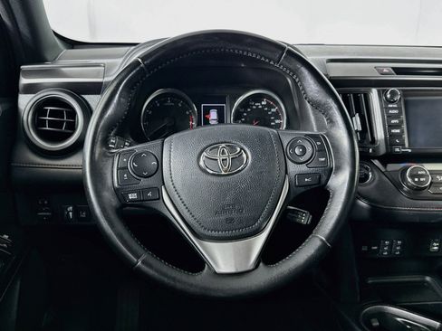Used 2018 Toyota RAV4 SE w/ Power Extra Value Package FWD image 18
