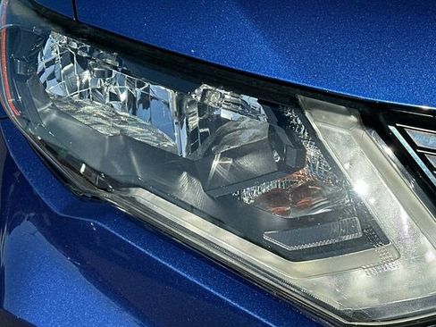 Used 2019 Nissan Rogue S FWD image 31