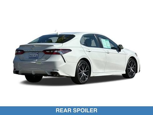 Used 2023 Toyota Camry SE FWD image 5