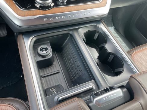 Used 2025 Ford Expedition Max King Ranch AWD/4WD image 14