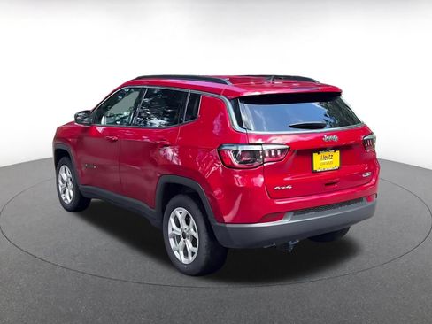 Used 2025 Jeep Compass Latitude AWD/4WD image 11