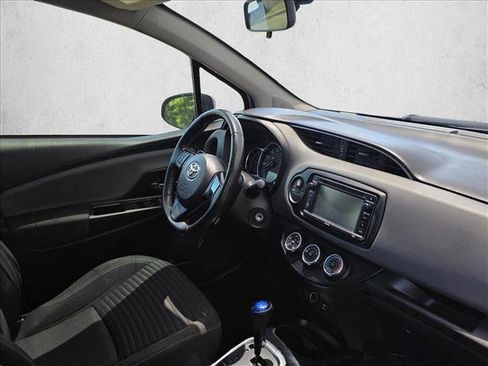 Used 2015 Toyota Yaris SE FWD image 7