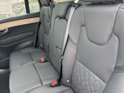 Certified 2025 Volvo XC90 B5 Plus image 37