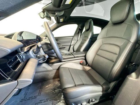 Used 2024 Porsche Taycan image 5