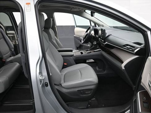 Certified 2024 Toyota Sienna XLE w/ XLE Plus Package AWD/4WD image 36