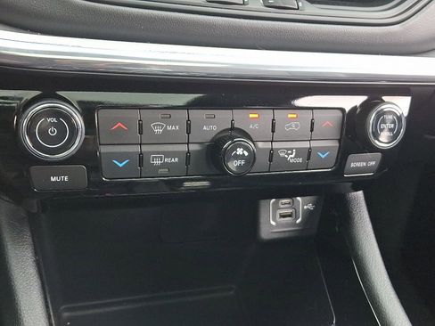 Used 2023 Jeep Compass High Altitude image 17