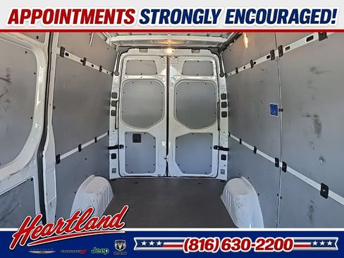 Used 2025 Mercedes-Benz Sprinter 2500 image 36