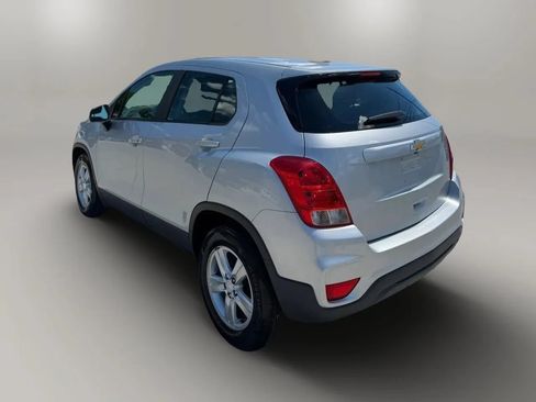 Used 2020 Chevrolet Trax LS FWD image 4