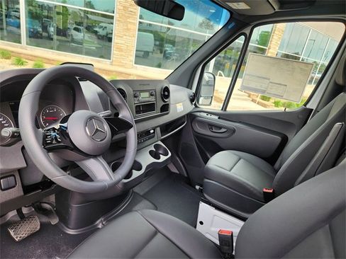 New 2025 Mercedes-Benz Sprinter 2500 image 7