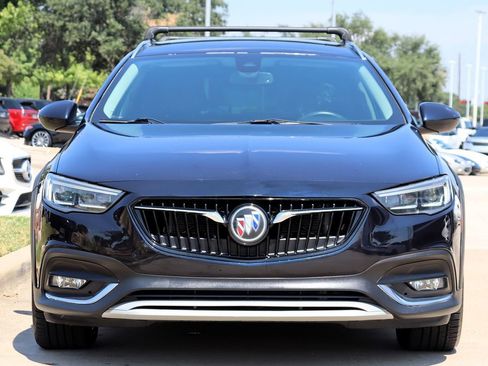 Used 2018 Buick Regal Essence w/ Driver Confidence Package #1 image 2