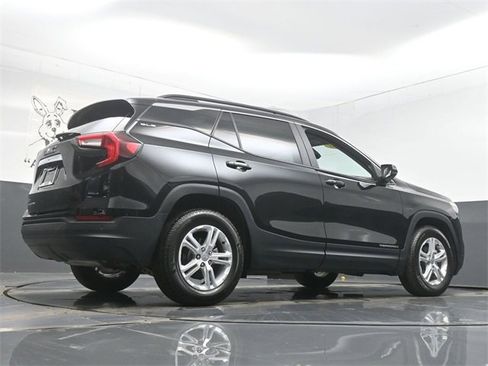 Used 2023 GMC Terrain SLE w/ Driver Convenience Package image 32