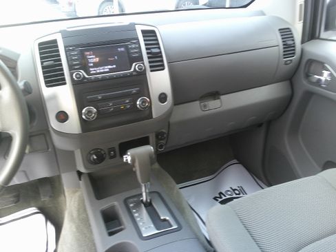 Used 2018 Nissan Frontier SV image 31