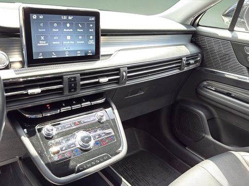 Used 2022 Lincoln Corsair AWD w/ Premium Package image 26