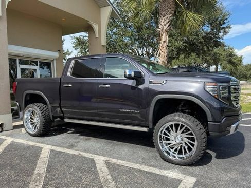 Used 2023 GMC Sierra 1500 Denali w/ Denali Reserve Package AWD/4WD image 3