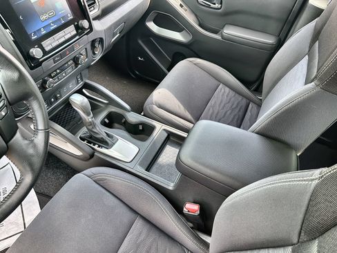 Used 2024 Nissan Frontier SV w/ SV Convenience Package RWD image 20