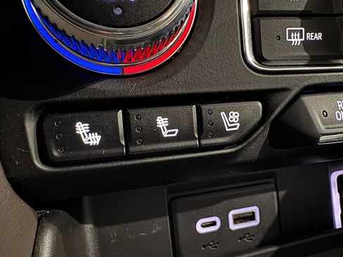 Used 2021 GMC Yukon SLT w/ SLT Luxury Plus Package image 22