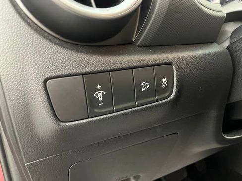Used 2023 Hyundai Kona SEL FWD image 31