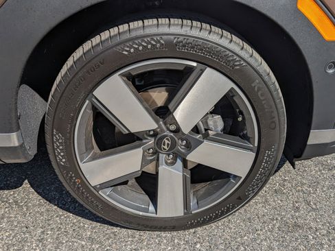 Used 2025 Hyundai Santa Fe Limited image 11