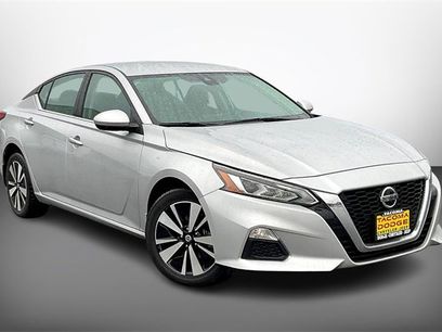 Used 2022 Nissan Altima 2.5 SV