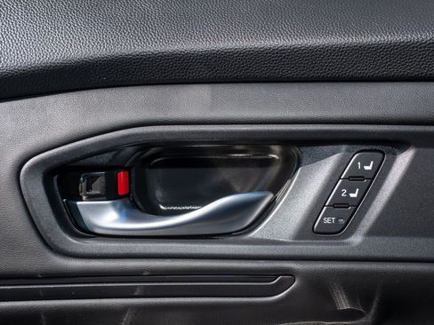 Certified 2025 Honda Accord Touring image 27