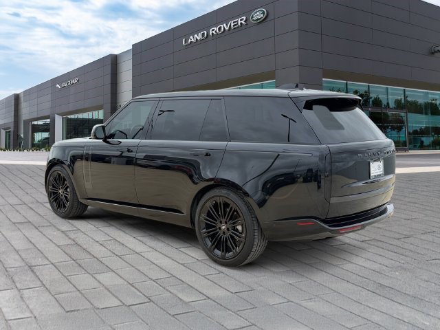 Used 2025 Land Rover Range Rover Long Wheelbase SE AWD/4WD image 3