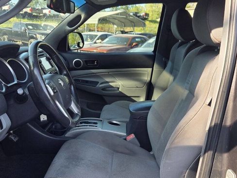 Used 2013 Toyota Tacoma PreRunner w/ TRD Sport Pkg image 11