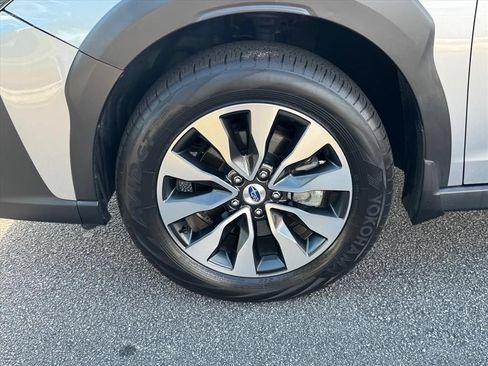 Used 2023 Subaru Outback Touring AWD/4WD image 9