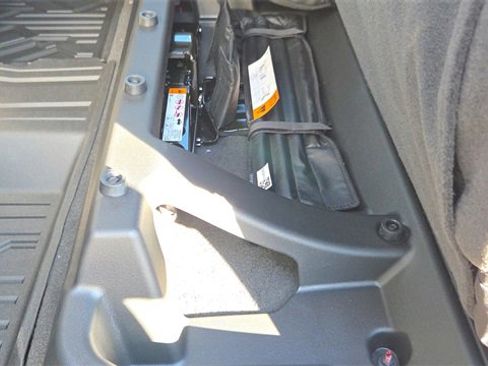 New 2026 GMC Canyon Elevation w/ Convenience Package image 24