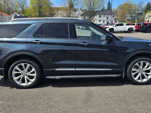 Used 2022 Ford Explorer Platinum w/ Equipment Group 601A AWD/4WD image 9