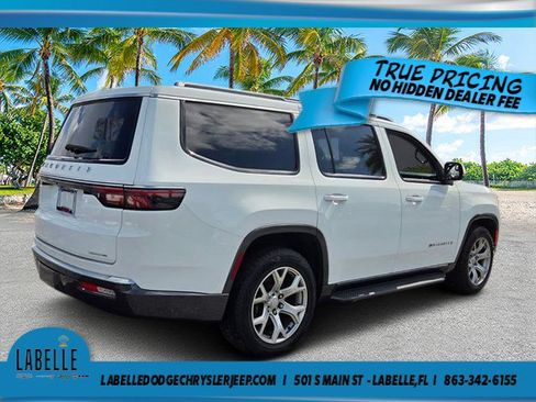 Used 2022 Jeep Wagoneer Series II RWD image 3