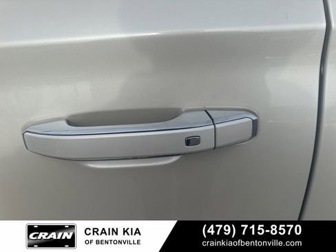 Used 2015 Chevrolet Suburban LTZ image 35