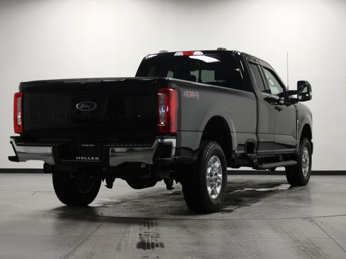 Used 2025 Ford F250 XLT image 4