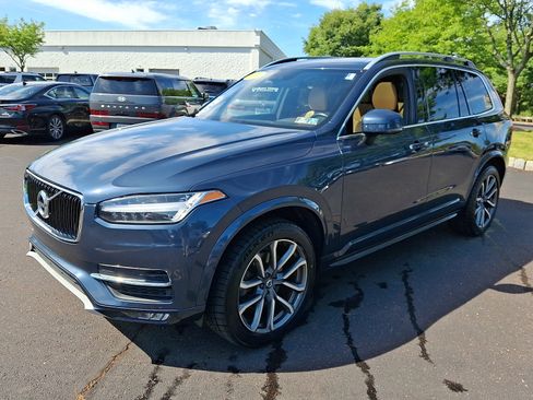 Used 2019 Volvo XC90 T6 Momentum w/ Protection Package Premier AWD/4WD image 3