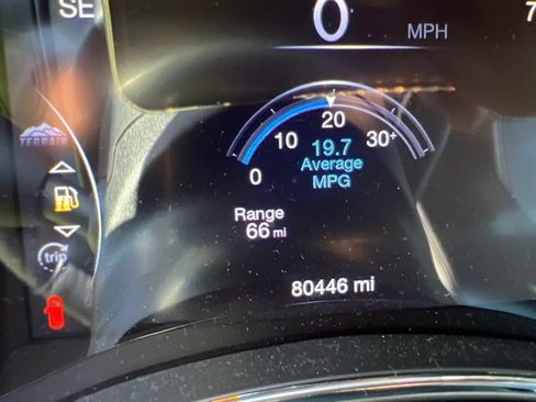 Used 2018 Jeep Grand Cherokee Limited AWD/4WD image 13