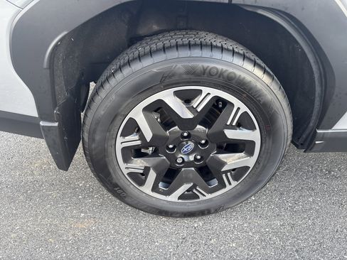 Used 2025 Subaru Forester Premium image 7