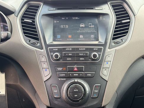 Used 2019 Hyundai Santa Fe XL SE image 23