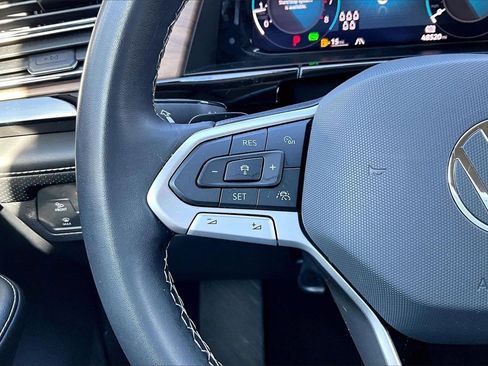 Used 2024 Volkswagen Atlas SE image 28