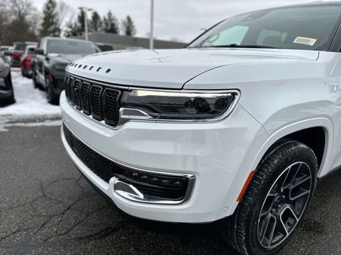 New 2025 Jeep Wagoneer L Series III w/ Quick Order Package 25C Super image 12