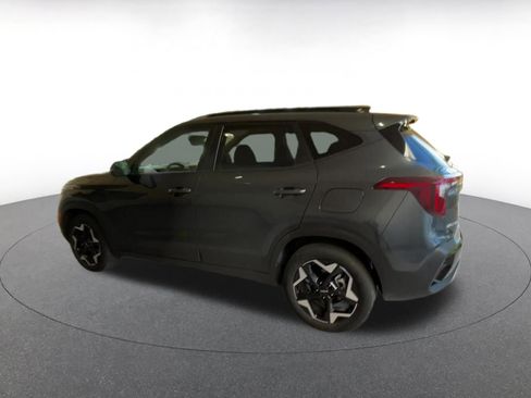 Used 2025 Kia Seltos S image 10