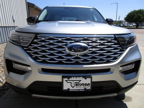 Used 2020 Ford Explorer Platinum AWD/4WD image 2