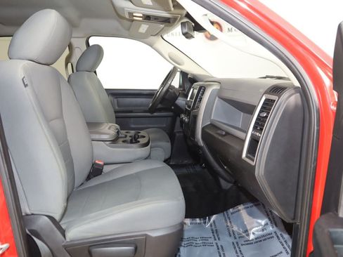 Used 2016 RAM 1500 ST AWD/4WD image 10