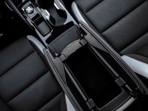 New 2025 Buick Envision Sport Touring image 39