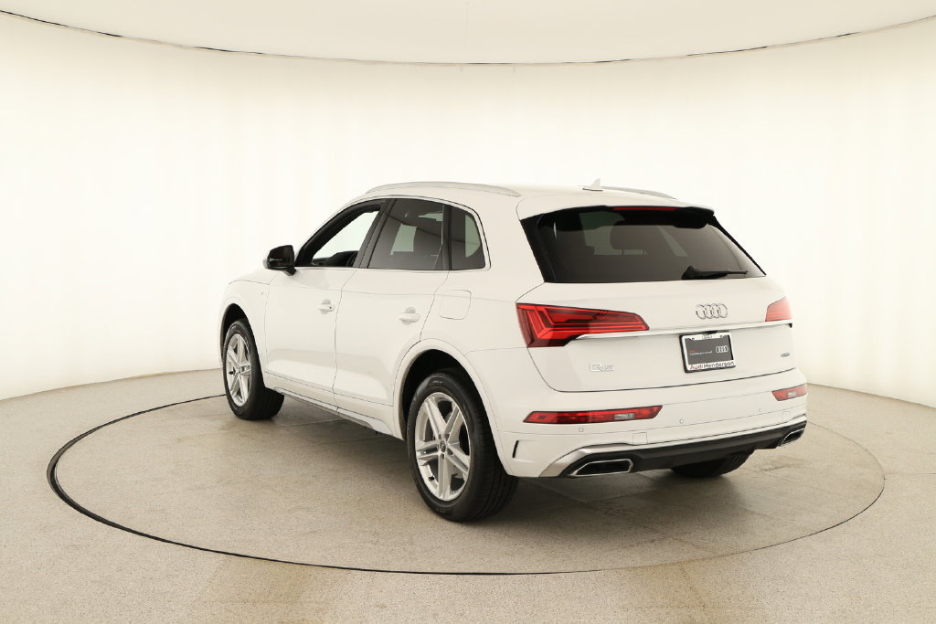 Certified 2024 Audi Q5 e Premium AWD/4WD image 4